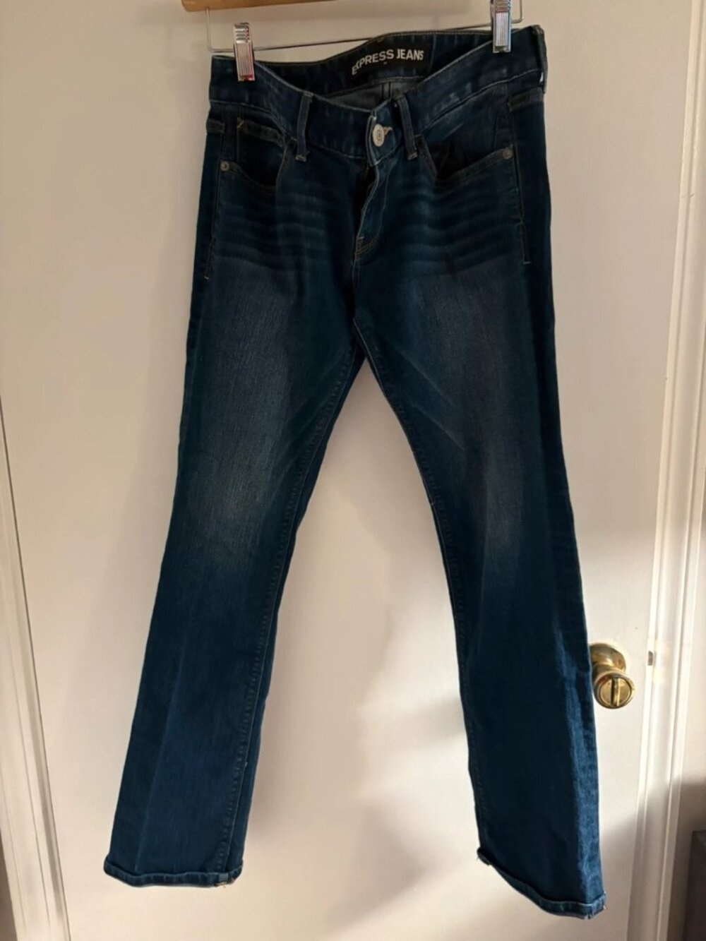 Express Stella Low Rise Barely Boot Jeans Size 4S
